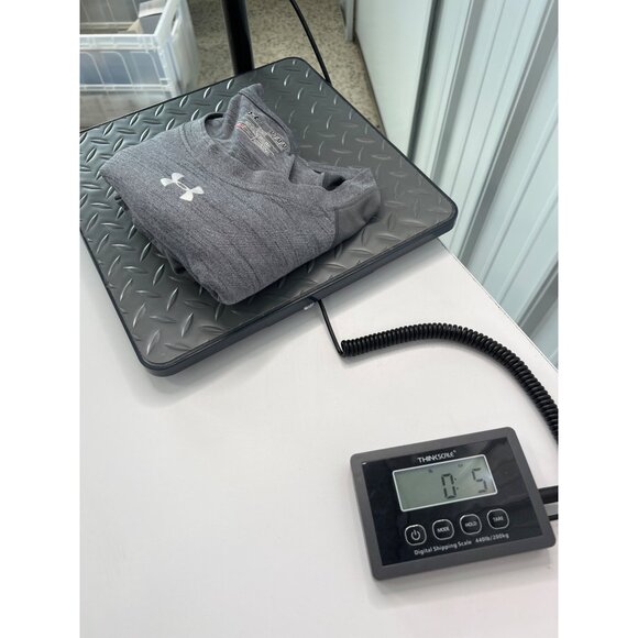 Under Armour Shirt Size Medium HeatGear Long Sleeve Gray Loose Fit Light Base - Picture 7 of 7